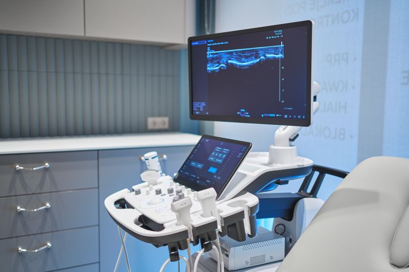 Nowoczesny aparat USG wysokiej rozdzielczości w gabinecie diagnostycznym Synovia Warszawa